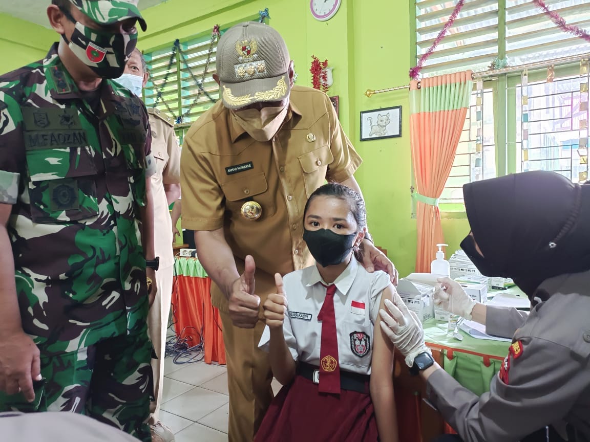 WaliKota Baubau Ajak Orangtua Siswa agar Tidak Takut Anaknya Divaksin