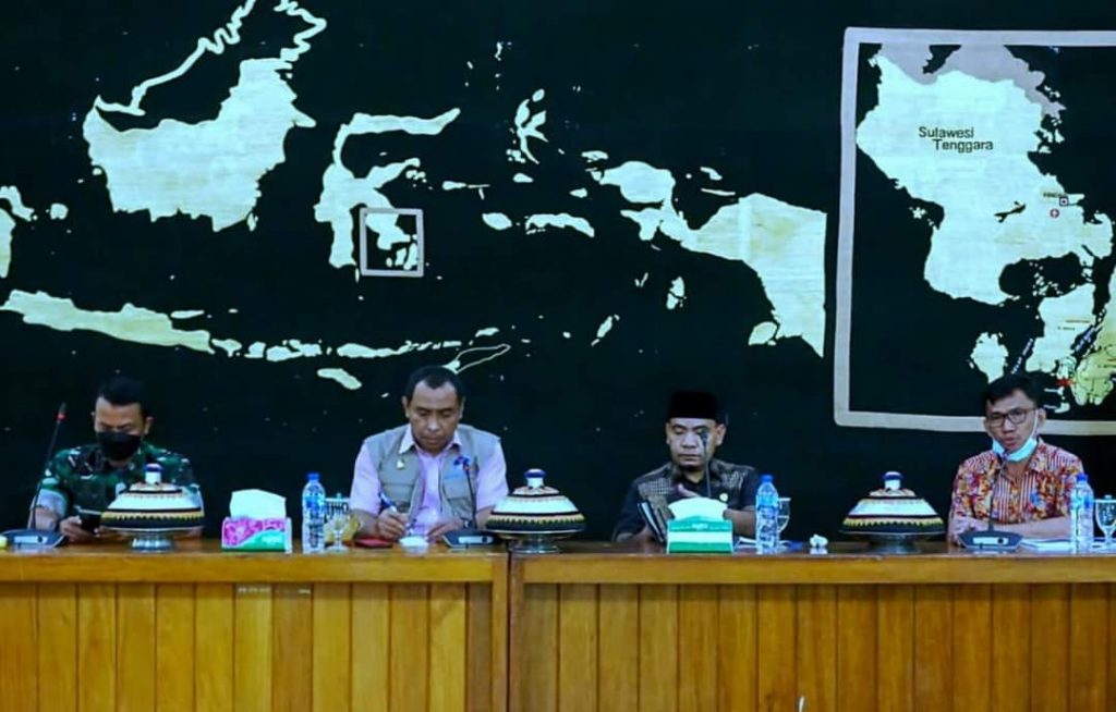 Plt Walikota Baubau Gelar Rakor Percepatan Vaksinasi Anak 6-11 Tahun