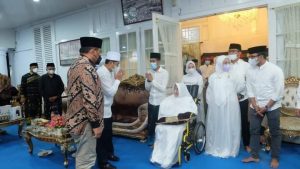 Bupati Buton Hadiri Takziah Malam ke 7 Walikota Baubau Dr. H. AS. Thamrin MH