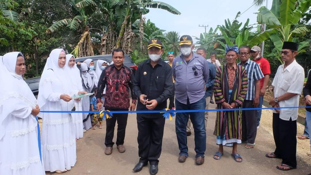 Bupati Buton Resmikan Jalan Penghubung Talaga Baru dan Bonelalo