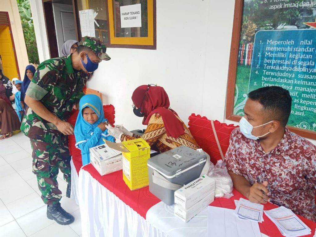 Kodim 1413 Buton Pantau 78 Anak SD Divaksinasi Covid