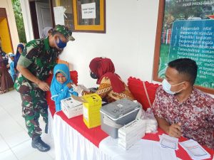 Kodim 1413 Buton Pantau Vaksinasi di di Bombana dan Wakatobi