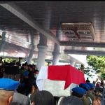 Tiba di Baubau, Jenazah AS Tamrin Disambut Ratusan Warga dan Pelajar