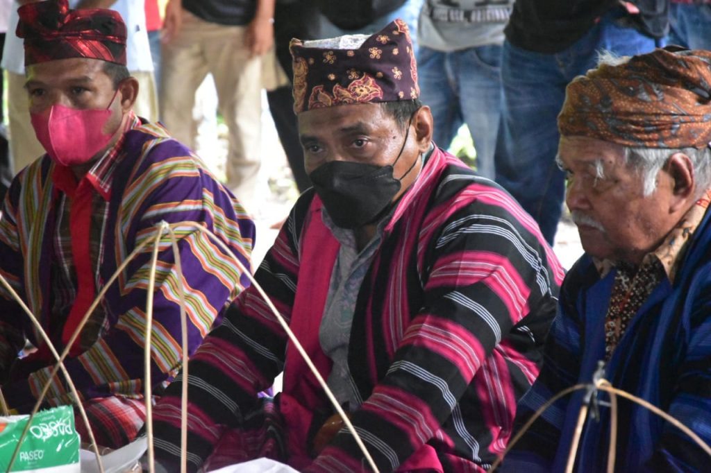 Hadiri Bongkaana Lipu, Walikota Baubau Ajak Masyarakat jaga Ritual Adat