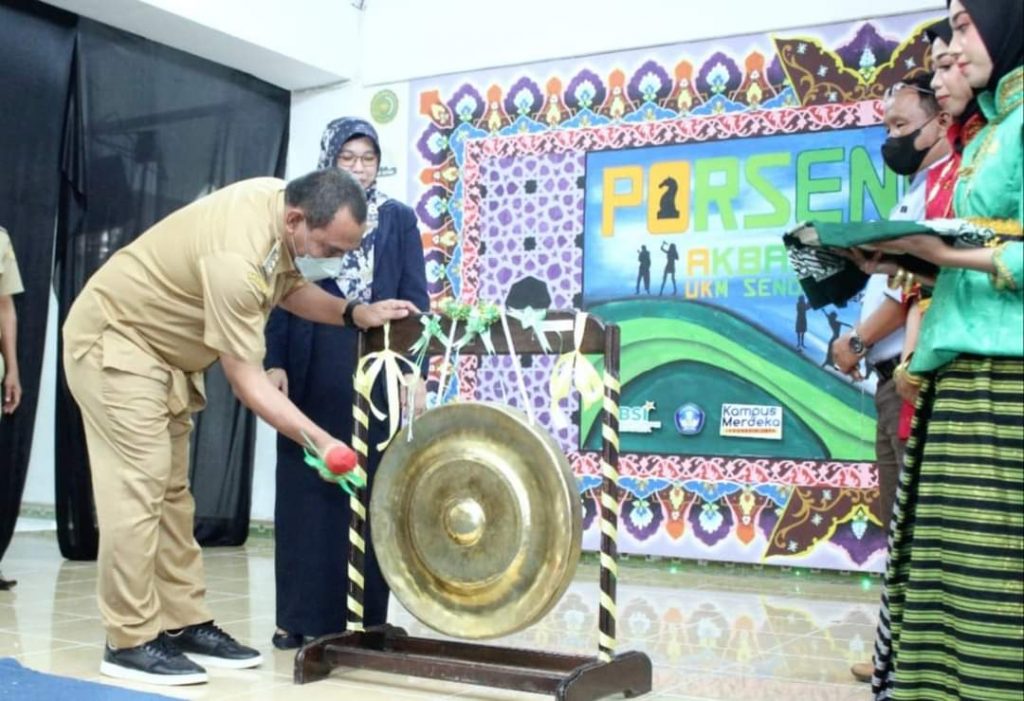 Plt. Wali Kota Baubau Buka Pelaksanaan Porseni Akbar UMB