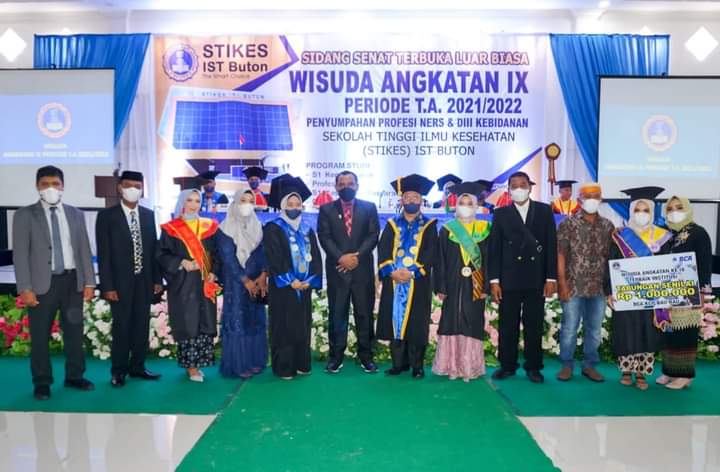 Hadiri Wisuda STIKES IST Buton, Plt Wali Kota Baubau Ajak Para Alumni Tingkatkan Kualitas Kesehatan
