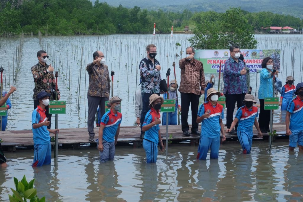 Puncak HPN, Program Rehabilitasi Mangrove Nasional Dicanangkan