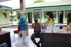 Prajurit TNI Kodim 1413 Buton Menjalani Vaksinasi Booster Prajurit TNI Kodim 1413 Buton Menjalani Vaksinasi Booster