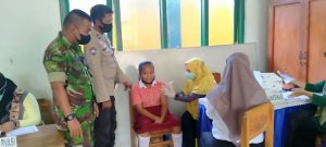 Kodim 1413  pantau vaksiansi Siswa SDN 61 Buton