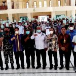 Bupati Buton Serahkan 1500 Sertifikat Tanah Kepada Masyarakat