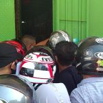 Warga Baubau Saling Dorong Berebut Minyak Goreng, Kadis Perdagangan :  Minyak Goreng Masih Terbatas