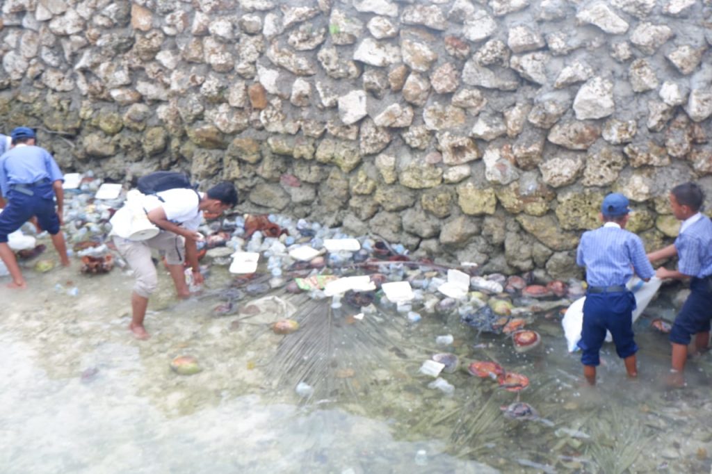 DFW Gelar Kampanye Lingkungan Laut di Wabula