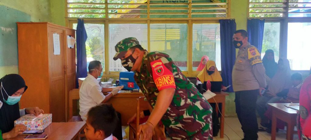 Siswa SD di Buton Dapat Layanan Vaksinasi