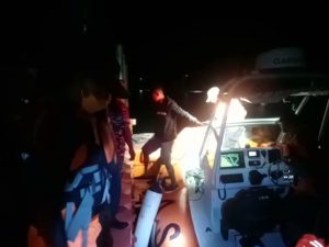 Kapal Penumpang Mati Mesin, 12 Orang Penumpang Dievakuasi Petugas SAR