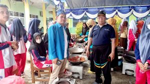 Berdayakan 21 Siswa, SMAN 2 Pasarwajo Buat Minyak Goreng “Katumesi”