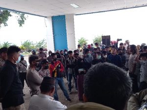 Tolak Pemindahan Pasar Kaloko dan Pasar Sore, Warga Buton Demo