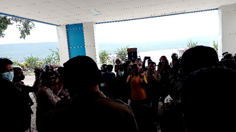 Tolak Pemindahan Pasar Kaloko dan Pasar Sore, Warga Buton Demo