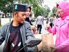 Bhayangkari Buton Bagi-bagi Ta’Jil Gratis
