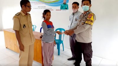 Bhabinkamtibmas Polsek Lasalimu Kawal Pembagian BLT-DD di Kecamatan Lasalimu