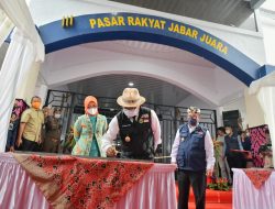 Ridwan Kamil Resmikan Dua Pasar Hasil Revitalisasi di Cirebon