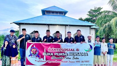 Baksos Anggota Bharaduta Polres Buton di Bulan Ramadan, Bagi-bagi Sembako di Ponpes Hidayatullah