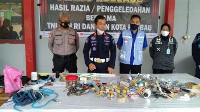 Geledah dalam Ruang Tahanan di Lapas Baubau,  Petugas Temukan Pisau dan  11 Telepon Genggam yang Disembunyikan