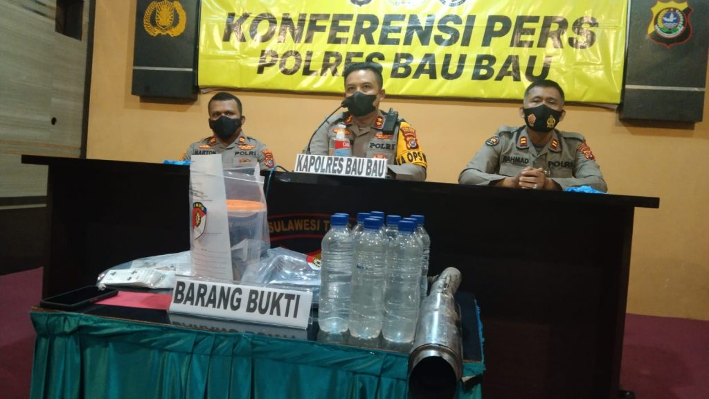 Polres Baubau Amankan Puluhan Liter Miras