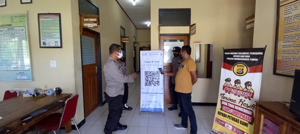 Masuk Lingkungan Polres dan Polsek, Anggota Polri dan Masyarakat Wajib Scan QR Code Peduli Lindungi