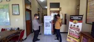 Masuk Lingkungan Polres dan Polsek, Anggota Polri dan Masyarakat Wajib Scan QR Code Peduli Lindungi