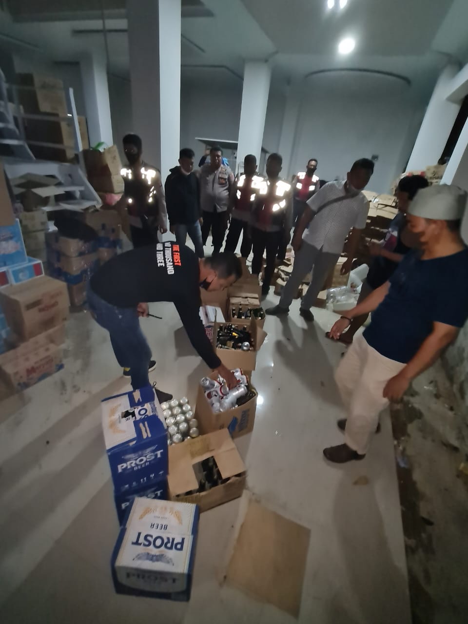 Tak Punya Surat Izin, Polres Baubau Sita 11,5 Ton Miras Ilegal