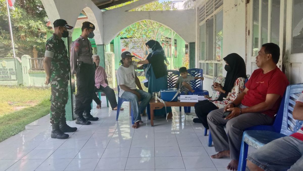 Kodim 1413 Buton Pantau Pelaksanaan Vaksinasi di Wakatobi dan Bombana