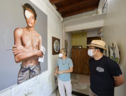 Jabar Siap Bantu Penerjemahan Kitab Babad Padjadjaran, Ketika Ridwan Kamil Sowan ke Rumah Butet Kartaredjasa