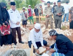 Bupati Letakkan Batu Pertama Pembangunan Mesjid AL Muhajirin Adhyaksa Kejari Buton