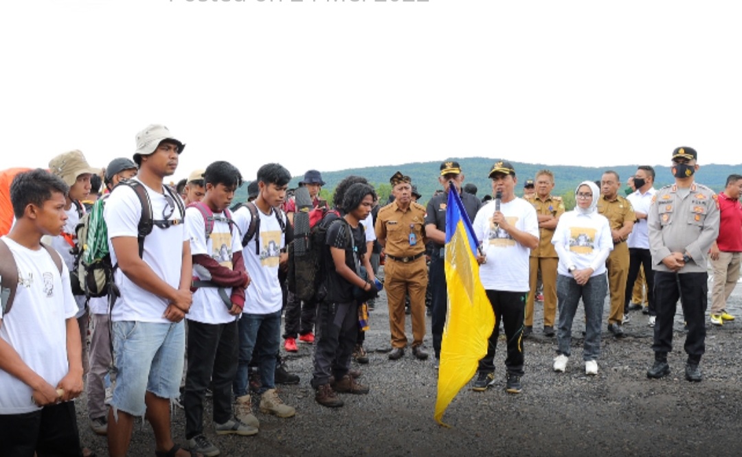 Bupati Bersama Kapolres Buton Lepas Ratusan Peserta Napak Tilas
