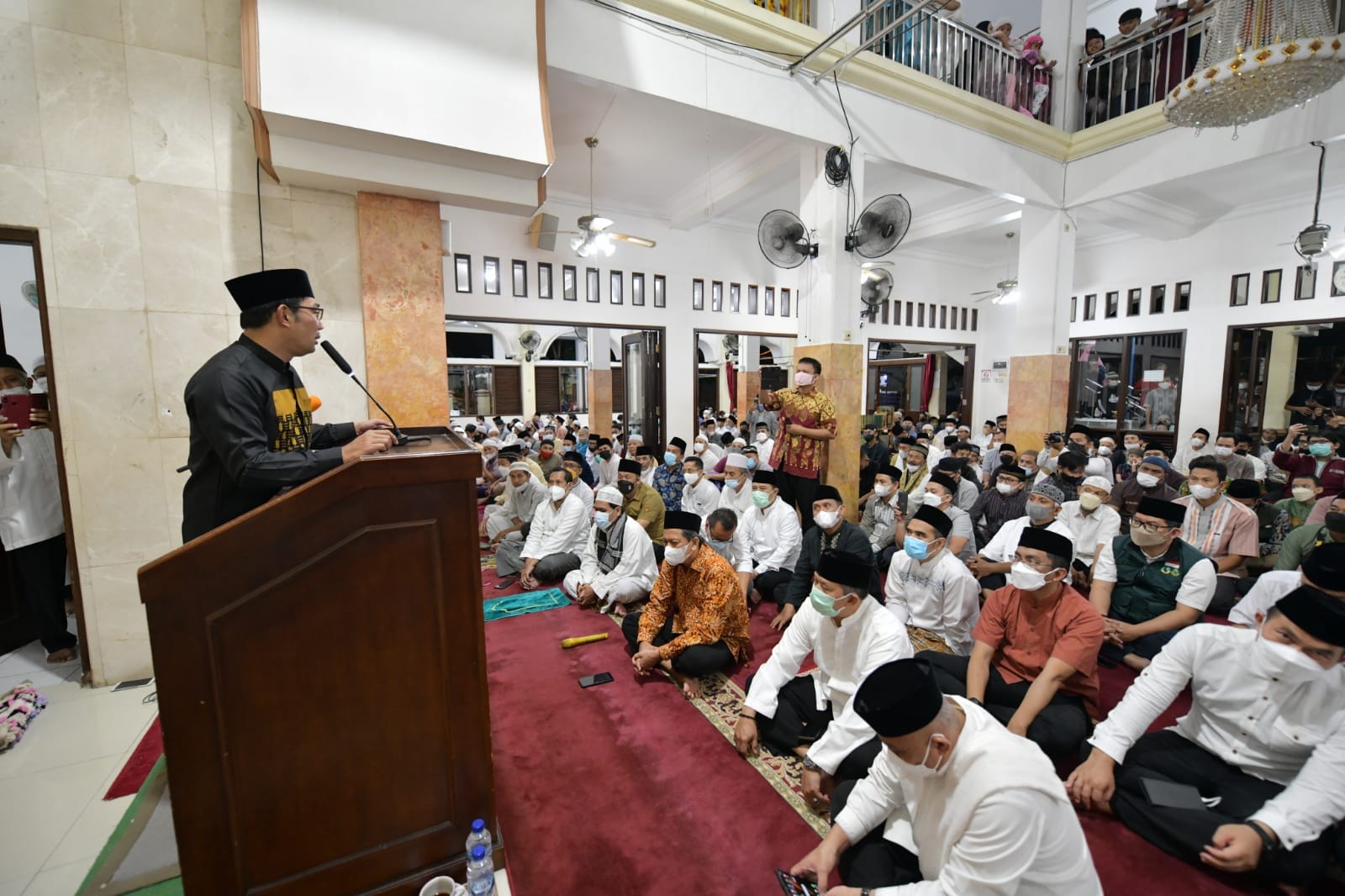 Ulama Lulusan English for Ulama Jadi Khatib Salat Tarawih Berjemaah di Depok