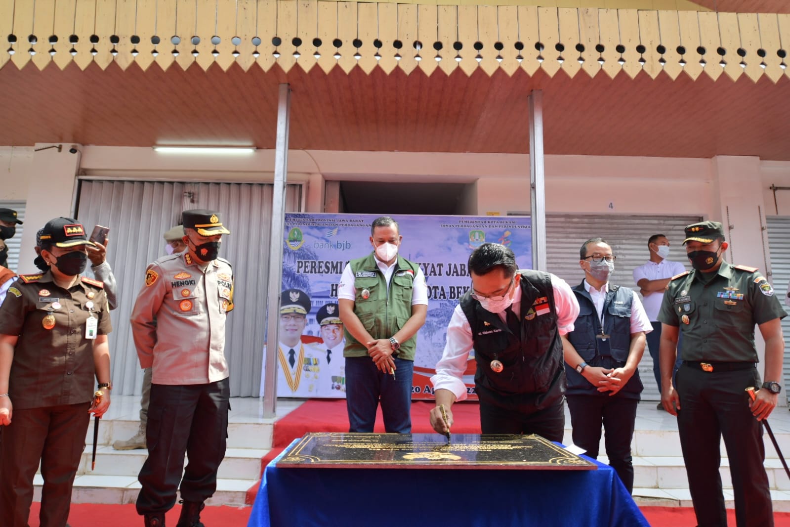 Ridwan Kamil Resmikan Revitalisasi Pasar Harapan Jaya Bekasi