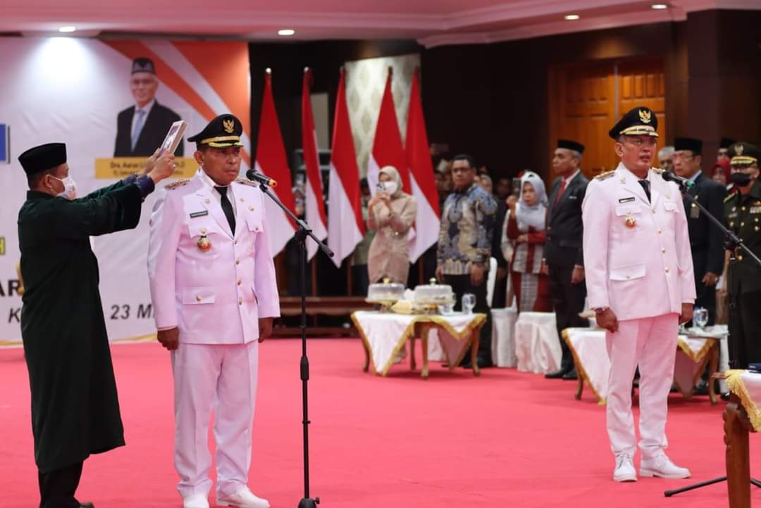 Gubernur Lantik Walikota Baubau dan Pj Bupati Buteng