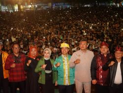 Bupati dan Wabub Buton Hadiri Penutupan HUT Sultra