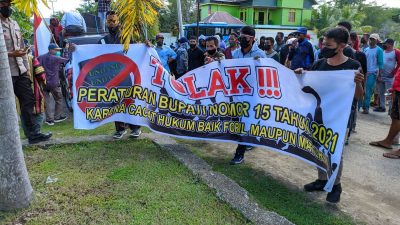 Masyarakat adat Lapandewa Kaindea Demo Bupati Buton Selatan