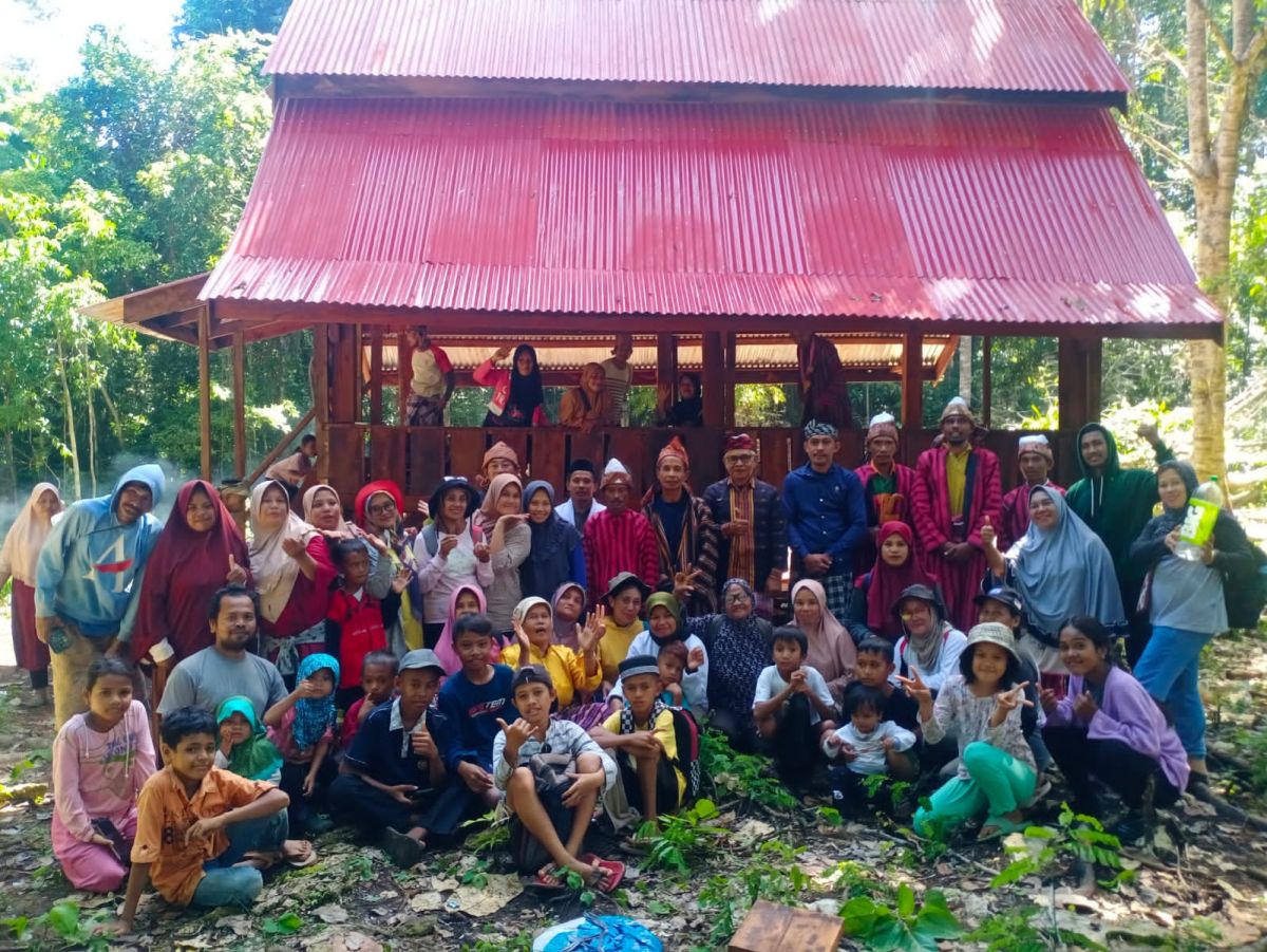 Masyarakat Desa Kabawakole Resmikan Baruga Benteng Kabawakole