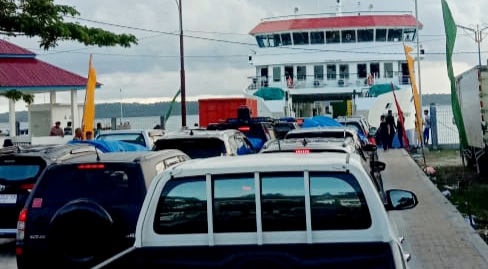 Arus Balik Peserta GTRA Summit di Pelabuhan Feri Wanci Membludak