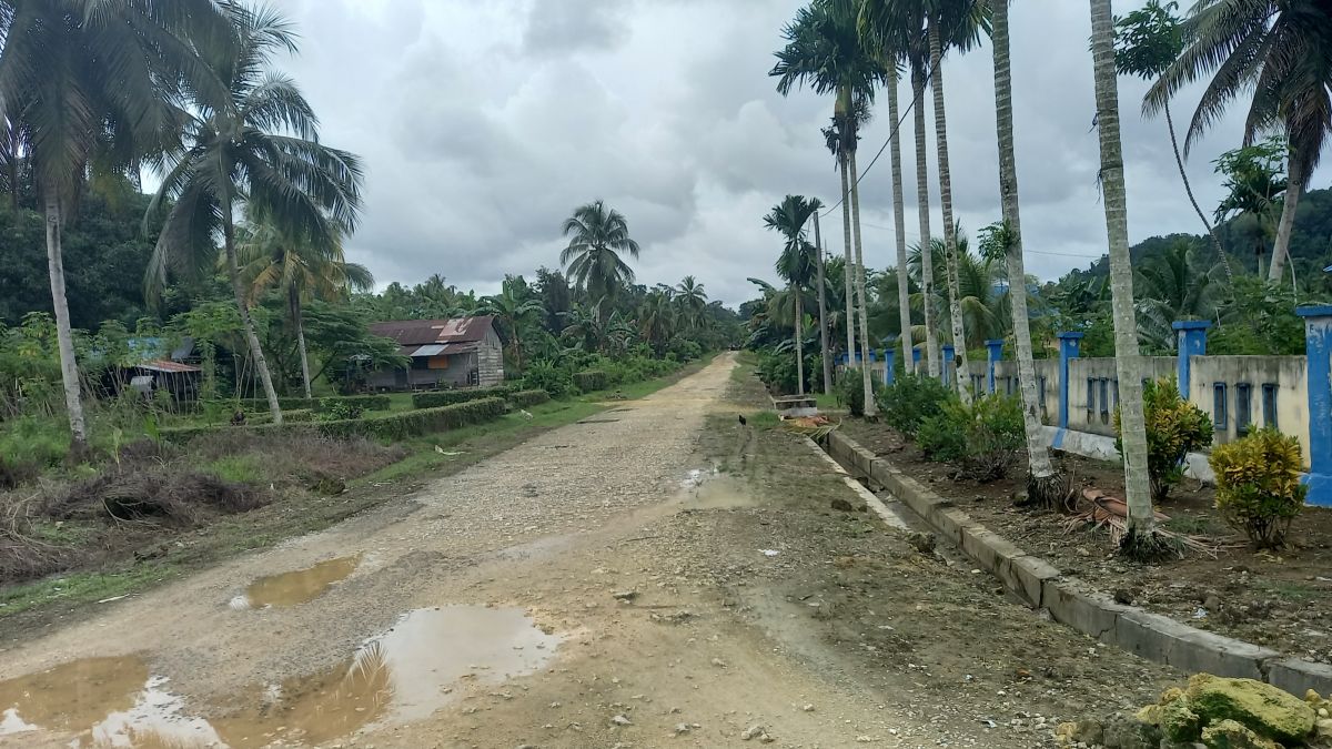 Pemdes Siomanuru Harap Jalan Penghubung Antar Desa Diaspal