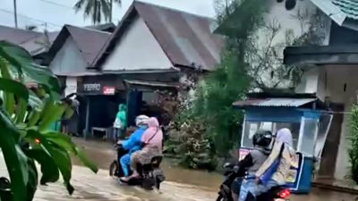 Buton Hujan Deras, Sejumlah Jalan dan Rumah Terendam Banjir
