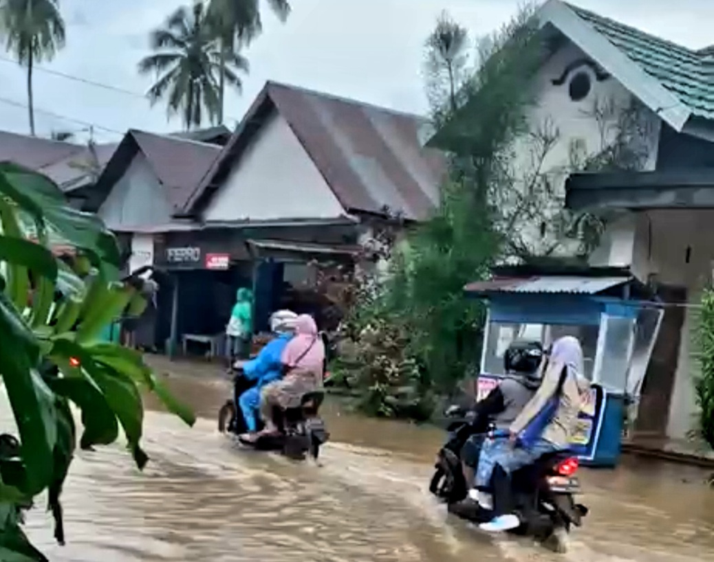Buton Hujan Deras, Sejumlah Jalan dan Rumah Terendam Banjir