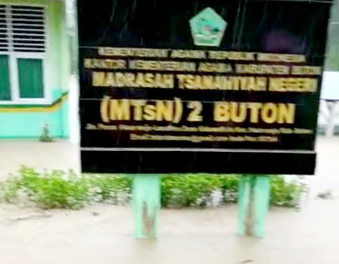 Gerak Cepat Camat Pasarwajo Tangani Banjir di Tanamaeta Gerak Cepat Camat Pasarwajo Tangani Banjir di Tanamaeta