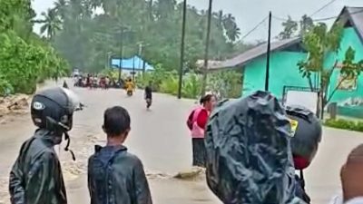 Gerak Cepat Camat Pasarwajo Tangani Banjir di Tanamaeta