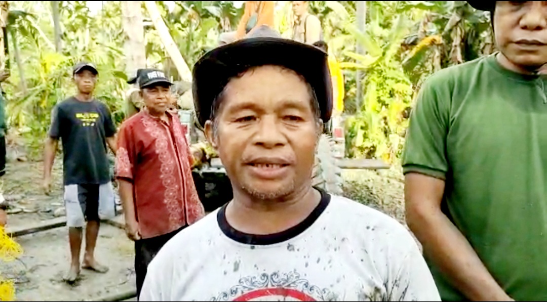 Buaya Sepanjang 4 Meter Ditangkap Warga Buton Buaya Sepanjang 4 Meter Ditangkap Warga Buton