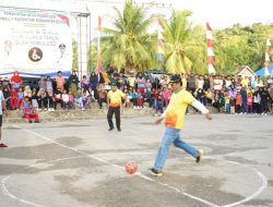 Peringati HUT Mabulugo, Bupati Buton Ikut Jalan Santai dan Turut Main Futsal