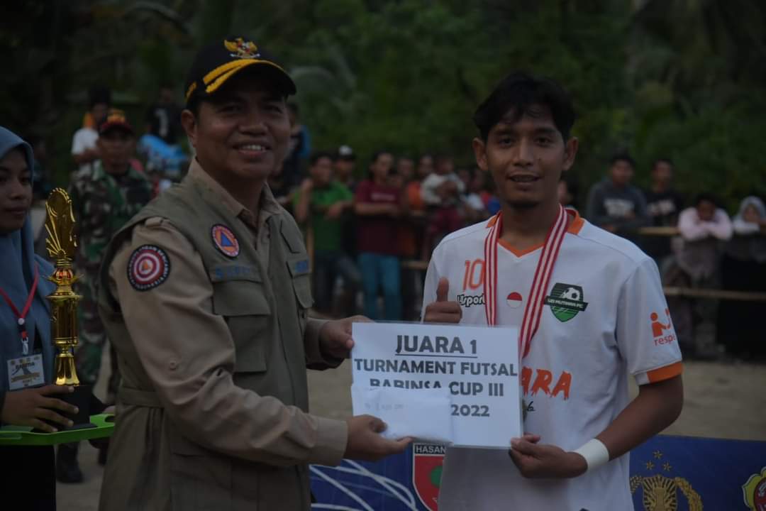 Bupati Buton Tutup Turnamen Futsal Babinsa Cup III di Desa Manuru