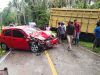 Sopir Minibus Tewas Usai Tabrak Truk di Kapontori